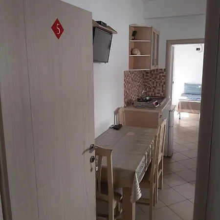 Guest House Alberti *